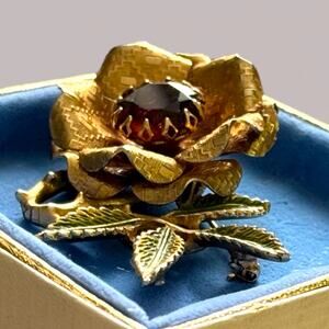 Vintage Sarah Coventry “Ember Flower” Brooch 3D Etched Art Deco Gold Tone Topaz